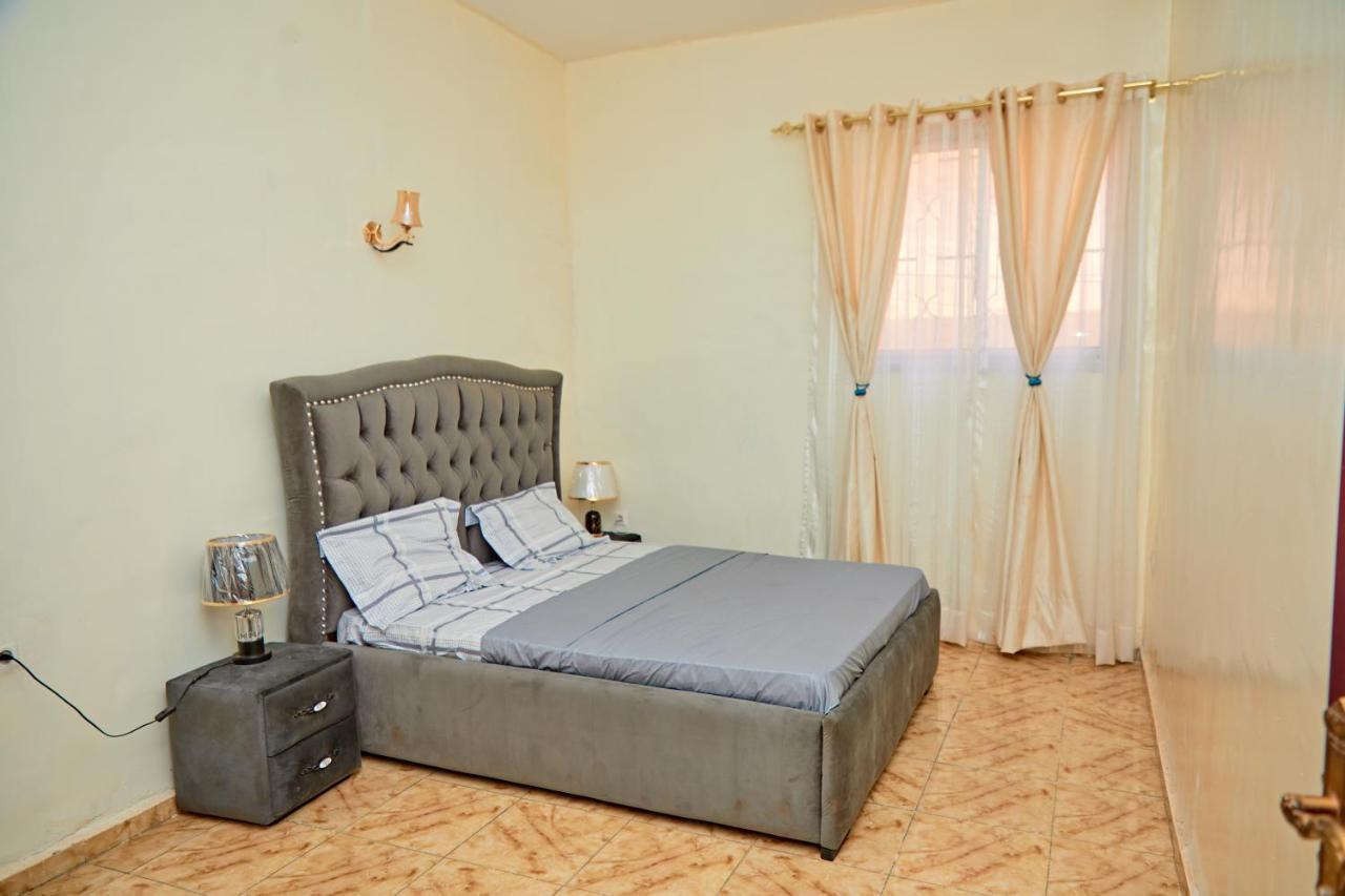 Appartement Avec Vue Panoramique Two Or Three Rooms Yaounde Exterior photo