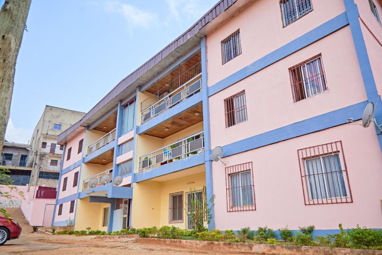 Appartement Avec Vue Panoramique Two Or Three Rooms Yaounde Exterior photo