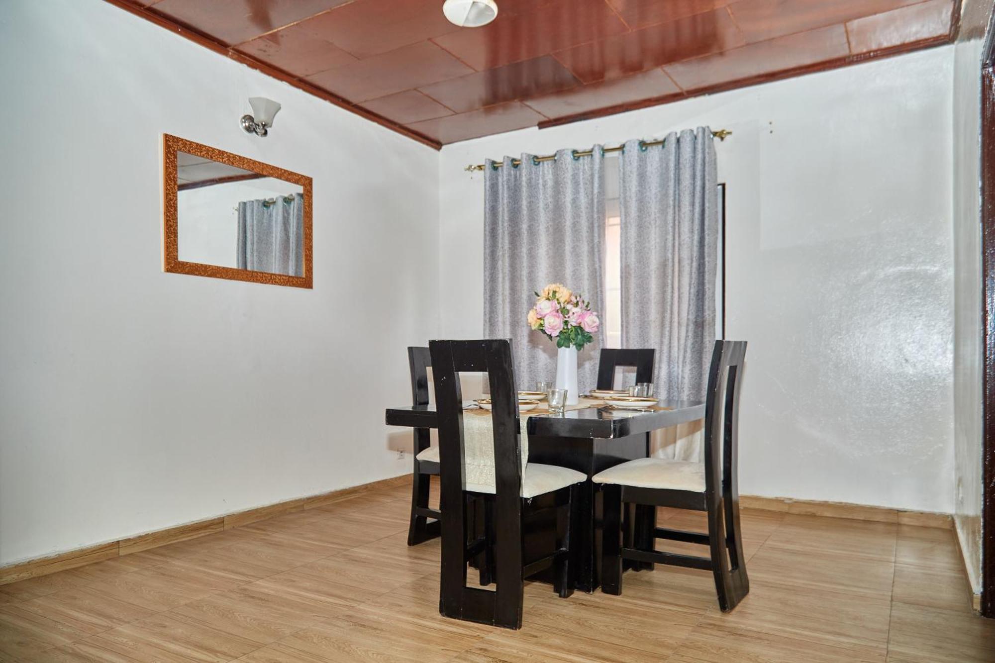 Appartement Avec Vue Panoramique Two Or Three Rooms Yaounde Exterior photo