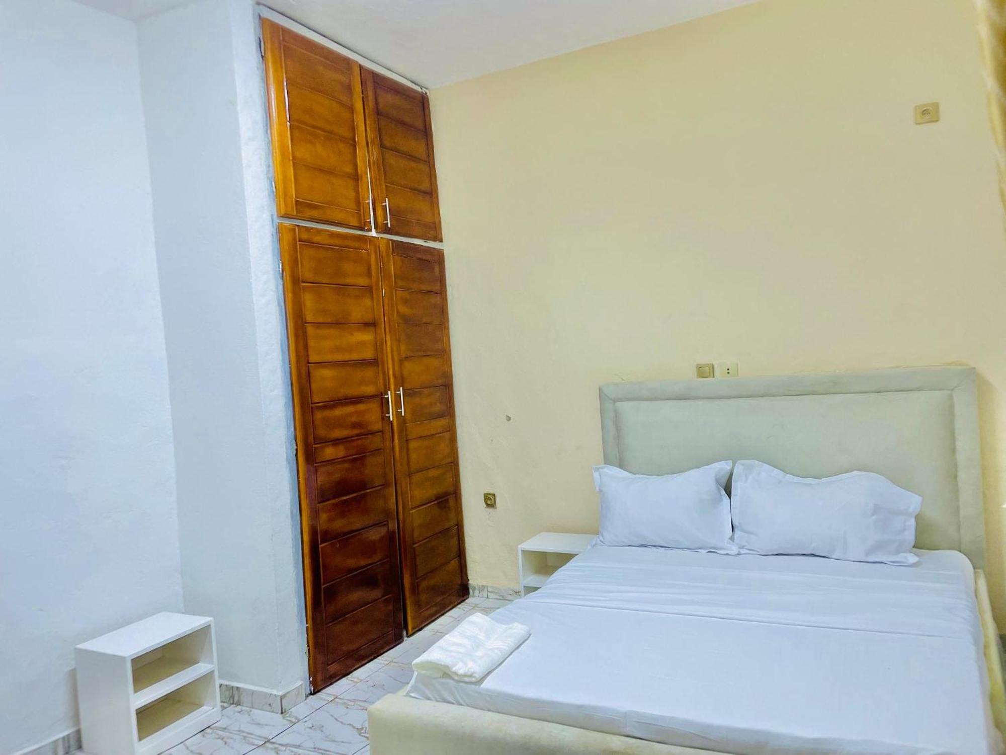 Appartement Avec Vue Panoramique Two Or Three Rooms Yaounde Exterior photo