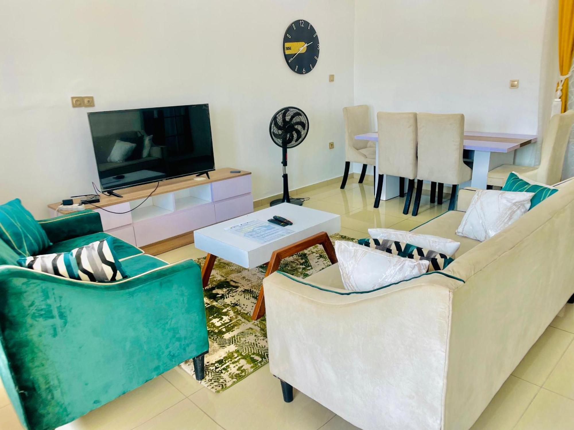 Appartement Avec Vue Panoramique Two Or Three Rooms Yaounde Exterior photo
