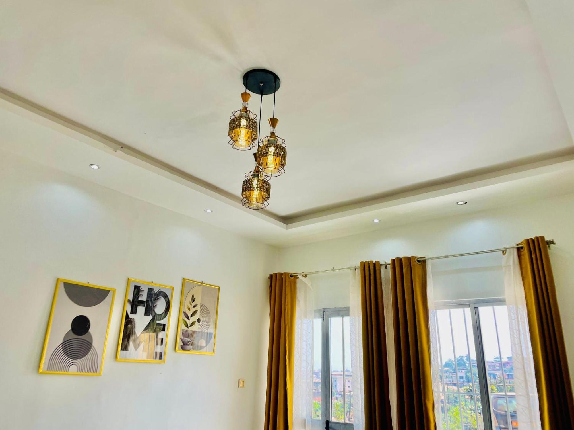 Appartement Avec Vue Panoramique Two Or Three Rooms Yaounde Exterior photo